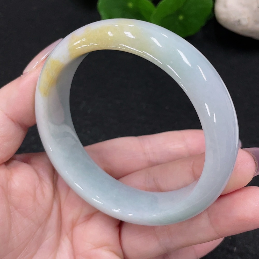 F34965833 Jadeite Round Bracelet Size 58.8 Total Weight Approx. 77g (with Crack)