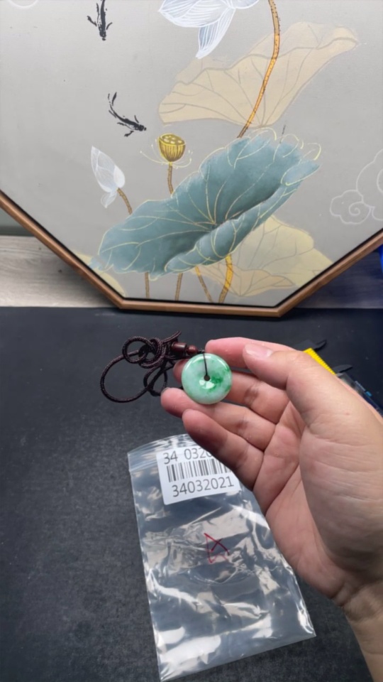 F34032021 Jadeite Safety Buckle Pendant Total weight about 11.8g (including rope weight)