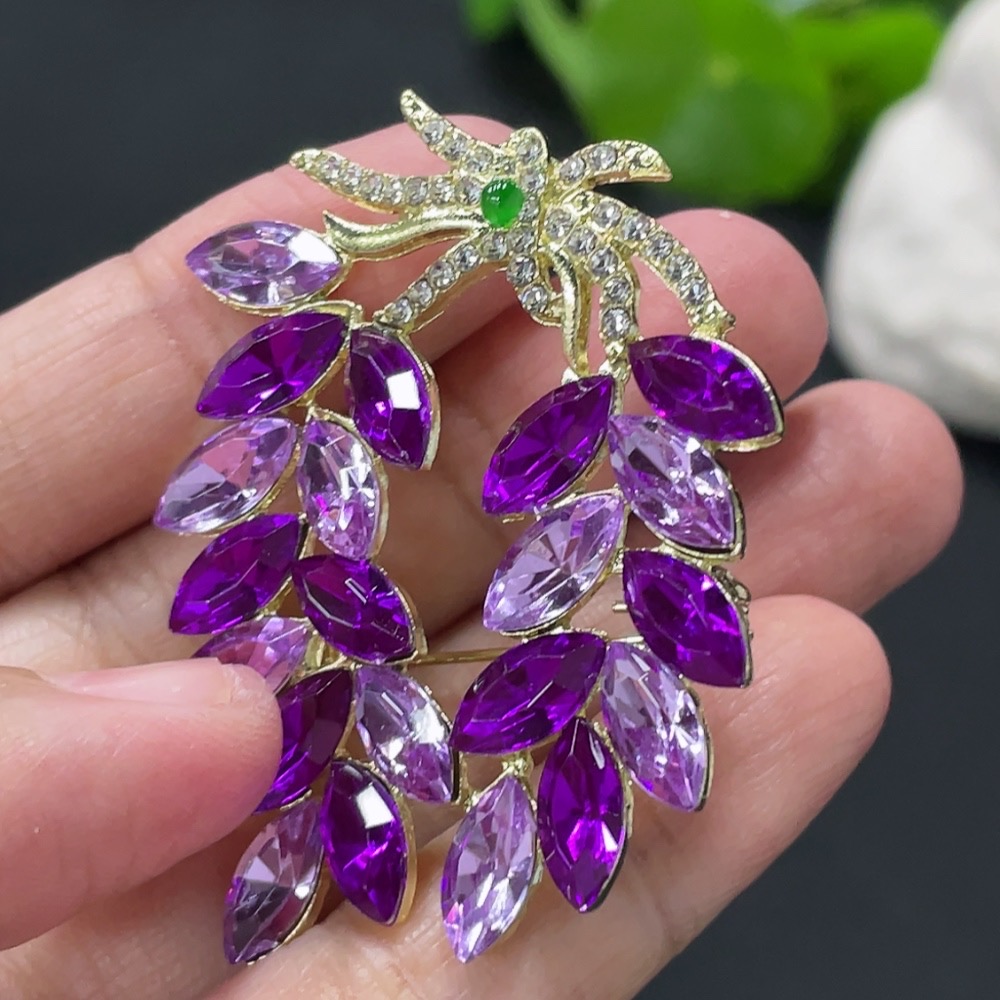 F31669651 Jadeite cabochon inlay piece, non-gold setting, total weight approx. 10.43g