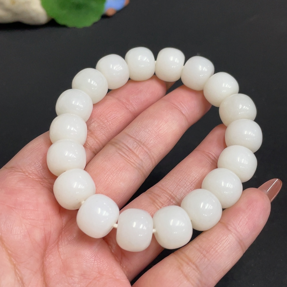 H35101104 Hetian Jade Bracelet, Approx. 12.7 mm Beads, Total Weight Approx. 57g