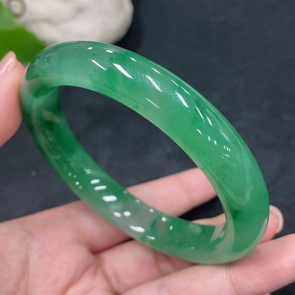 H31581423 African Emerald (Dulong Jade) Round Bracelet
