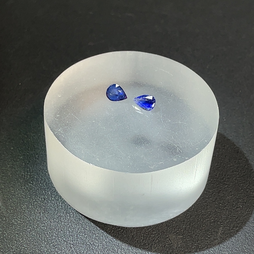 C20252794 Sapphire Rough Stone Total Weight Approx. 0.90 Carat Sell as a Lot