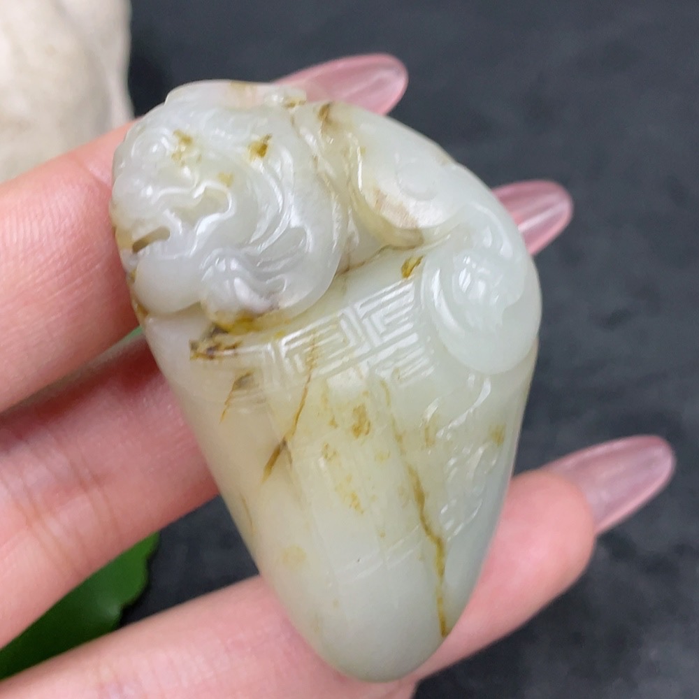 H33897993 Hetian Jade Pendant, Auspicious Beast, Undetermined Skin Color Origin, Total Weight Approx. 54.4g
