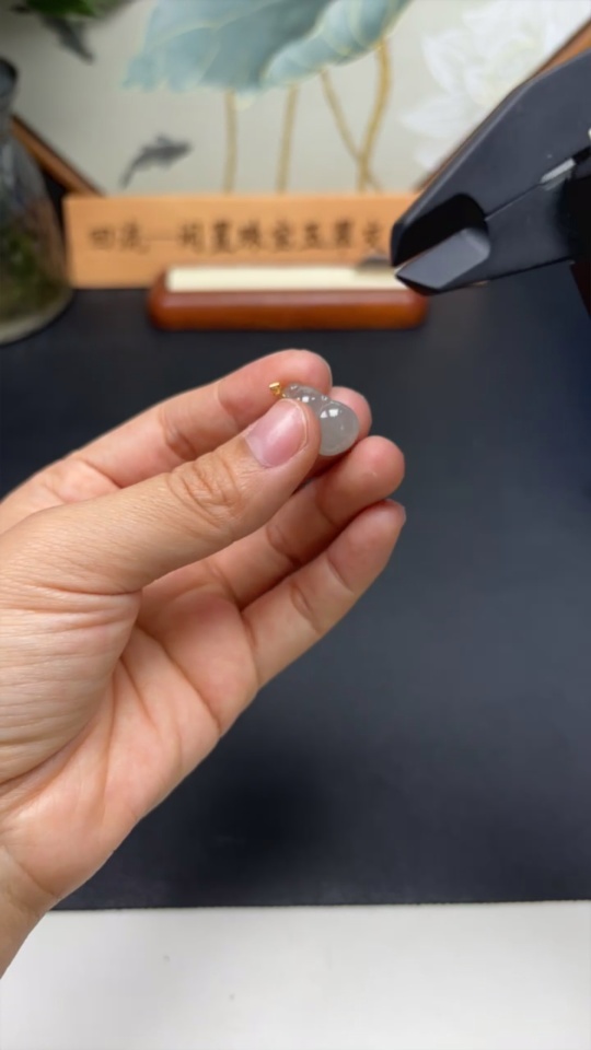 F34043626 Jadeite Pendant Gourd 18k Total Weight Approx. 2.32g