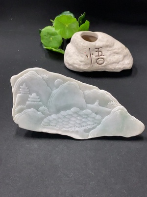 F33945483 翡翠山水摆件 含其它矿物成分