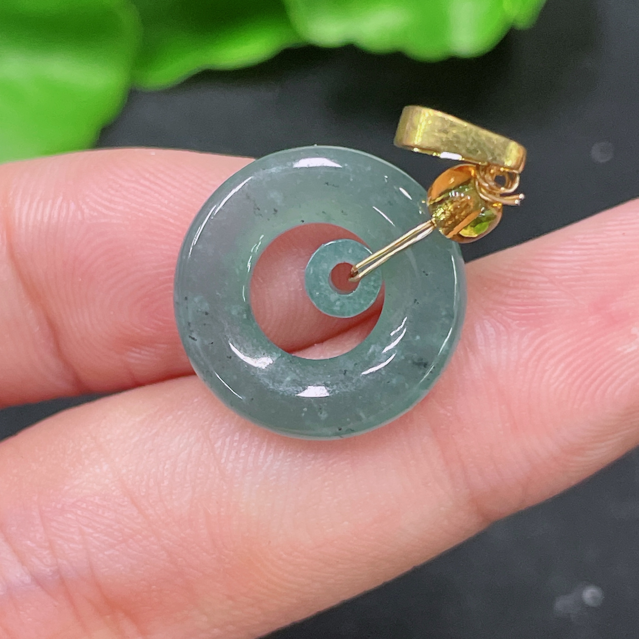 F34957761 Jadeite Mother-and-Child Button Pendant Non-Gold Button Total Weight Approx. 1.87g