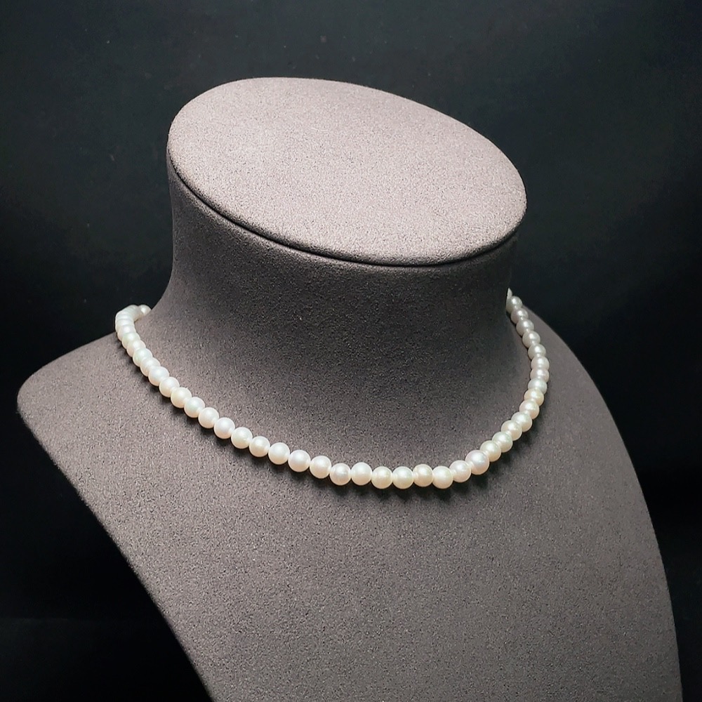 C32766052 Pearl Necklace Marked in Red Not Gold, Rest 18k Gold, Total Weight Approx. 17.6g, Stone Size About 4.2mm