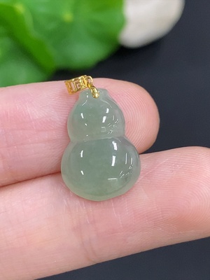 F46553957 翡翠葫芦挂件 扣头18K金 货品总重约1.4克