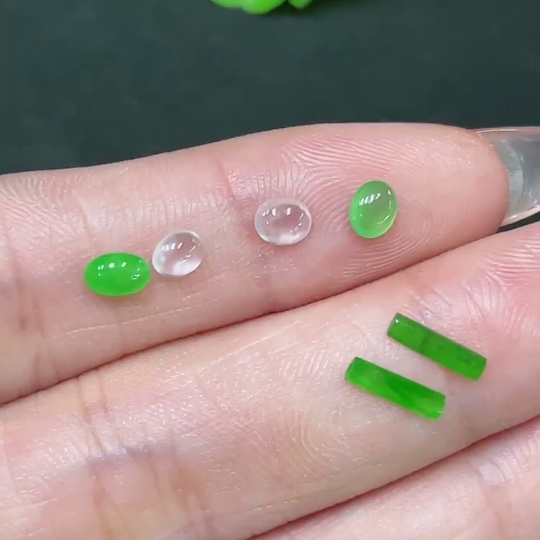 F34020704 Jadeite Inlaid Pieces Sell as a Lot