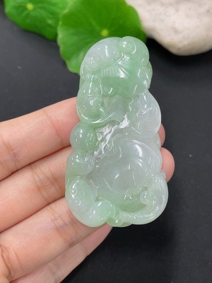 F41906594 翡翠挂件年年有余 货品总约重24.95g