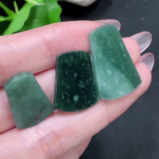 F34020870 Jadeite Inlaid Pieces Sell as a Lot