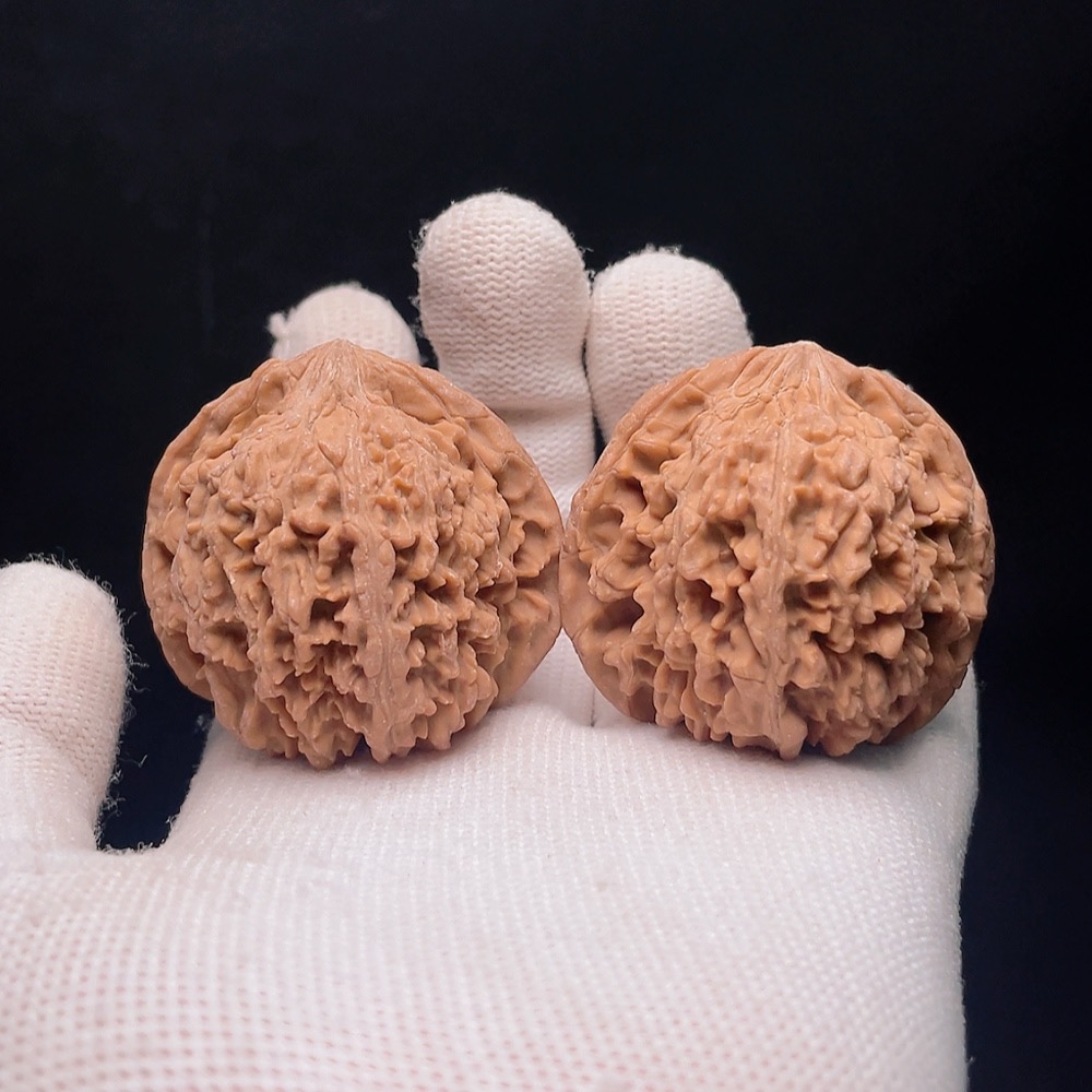 W32766043 Walnut, total weight about 45.1g, size about 41.2mm