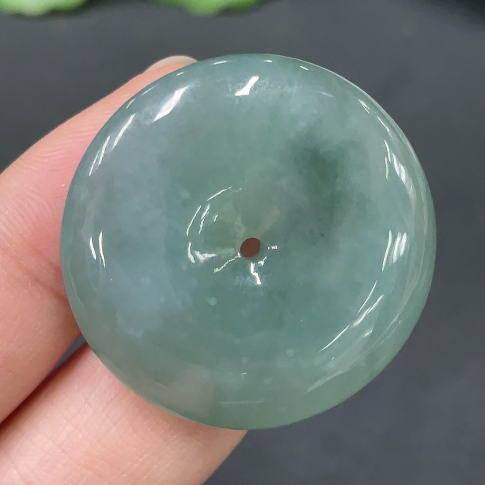 F20267740 Jadeite Peace Knot Pendant Total Weight 14.634g