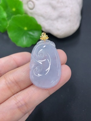 F41935423 翡翠挂件如意 18k 货品总约重4.45g
