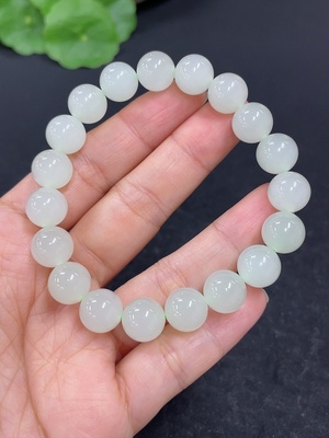 H42954847 和田玉手串    卡9.6mm左右    货品总重约28.3g