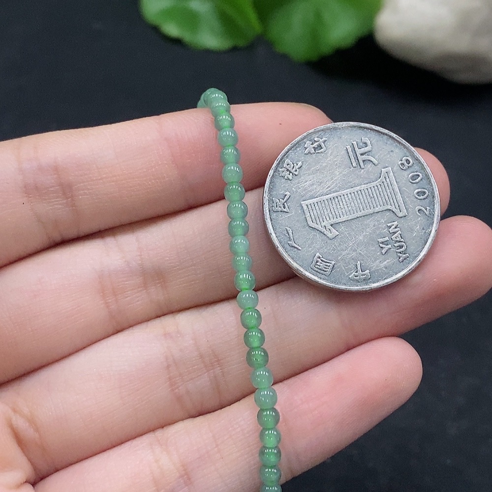 F34057467 Jadeite bead necklace approx. 3mm, total weight approx. 7.6g