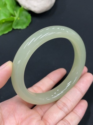 H28285272 Hetian Jade Round Bangle, Loop Size 57.5, Total Weight Approx. 56.1g