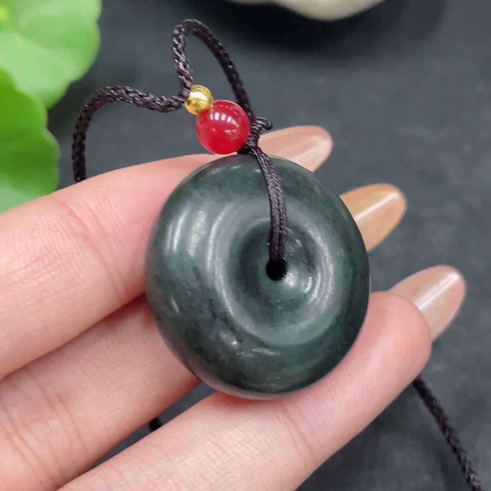 H32797204 Hetian Jade Pendant Safety Knot