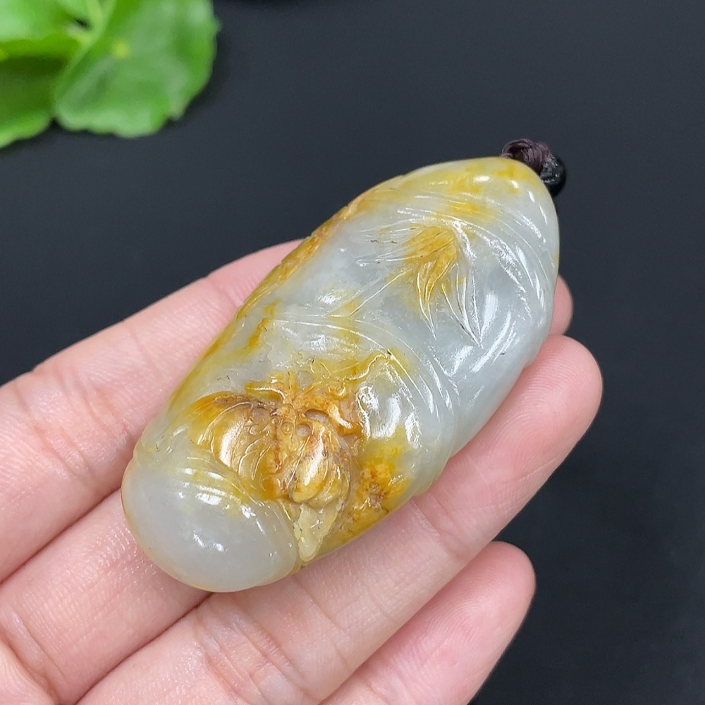 H27106090 Hetian Jade Pendant - Bamboo Section, Undetermined Skin Color Origin, Contains Other Mineral Components, Chain Not Hetian Jade, Total Weight Approximately (Including Chain) 51g