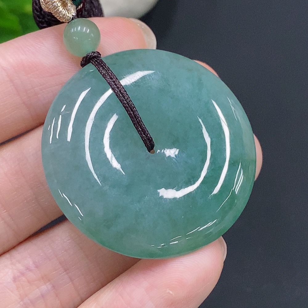 F28271430 Jadeite Safety Buckle with a total product weight of approximately 20.6 grams (including rope weight)