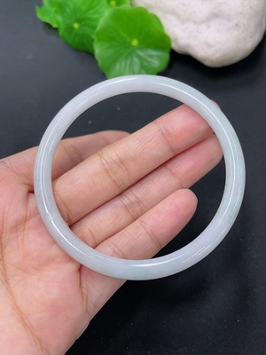 F41934280 翡翠圆条手镯 圈口54.8mm 货品总约重15.58g