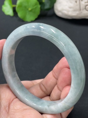 F29386965 Jadeite Round Bangle