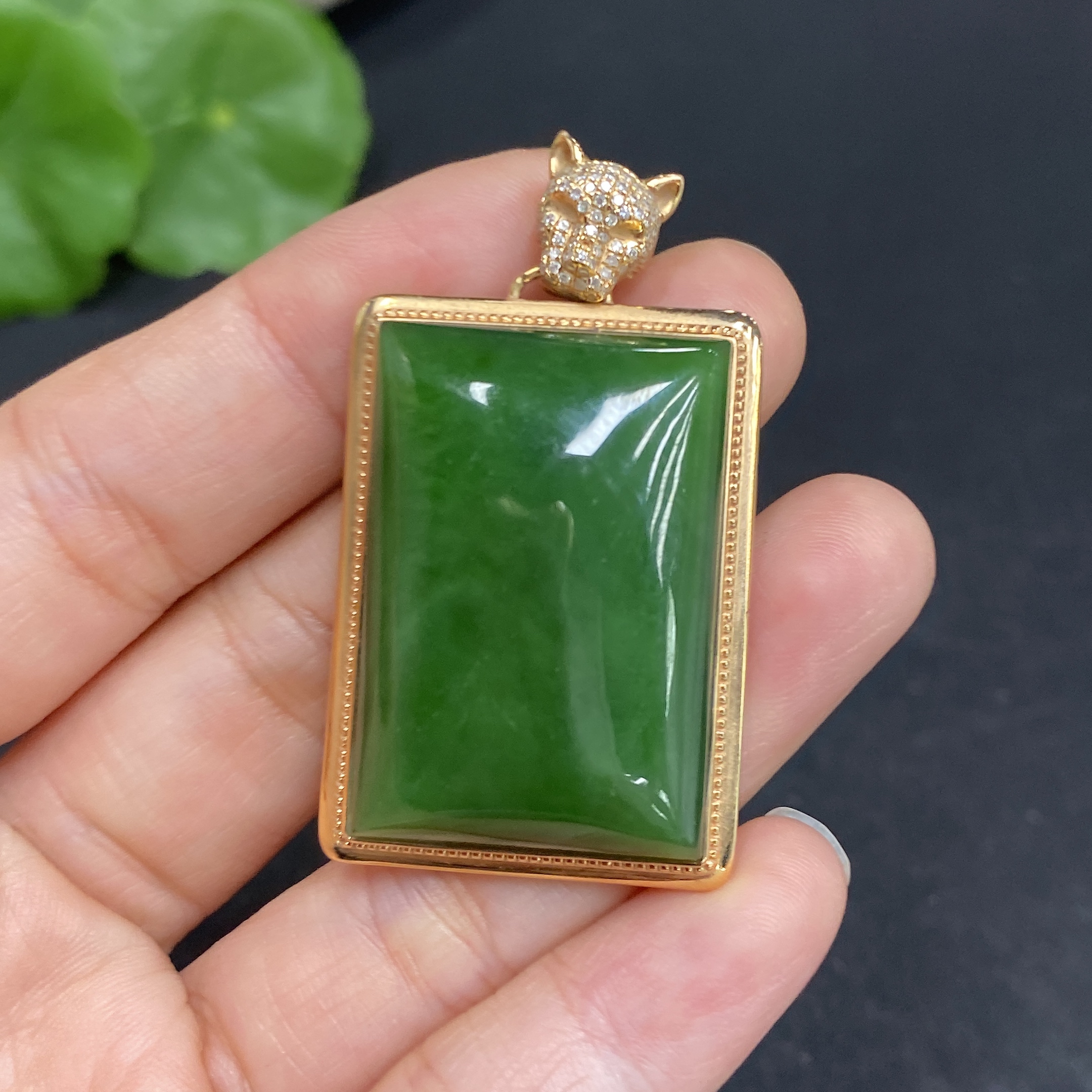 H32814224 Hetian Jade Inlaid Plain Pendant with 18K Gold and Diamonds, Total Weight Approx. 15.3g