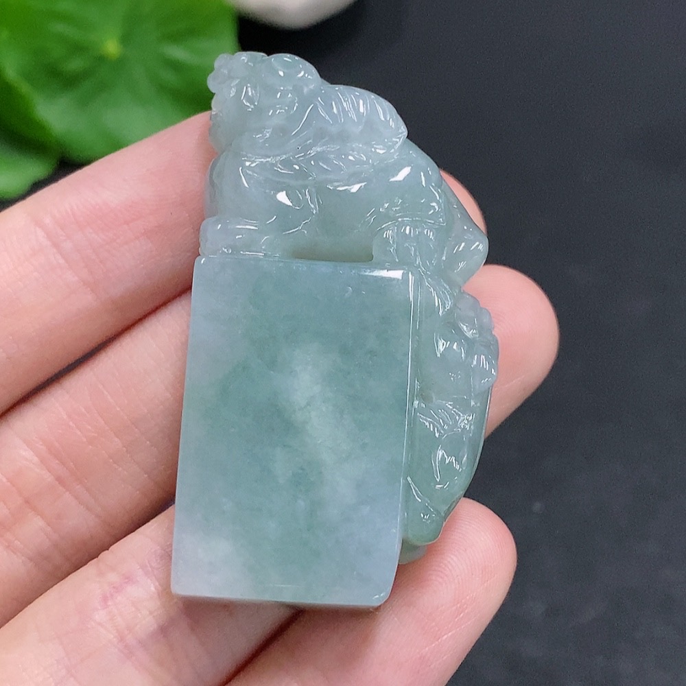 F30457039 Jadeite Pi Xiu Seal, Total Weight Approx. 37g