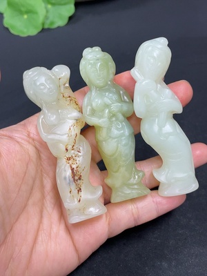 H42954039 岫玉（蛇纹石玉）挂件    国色天香   货品总重约98.5g    皮色成因未定