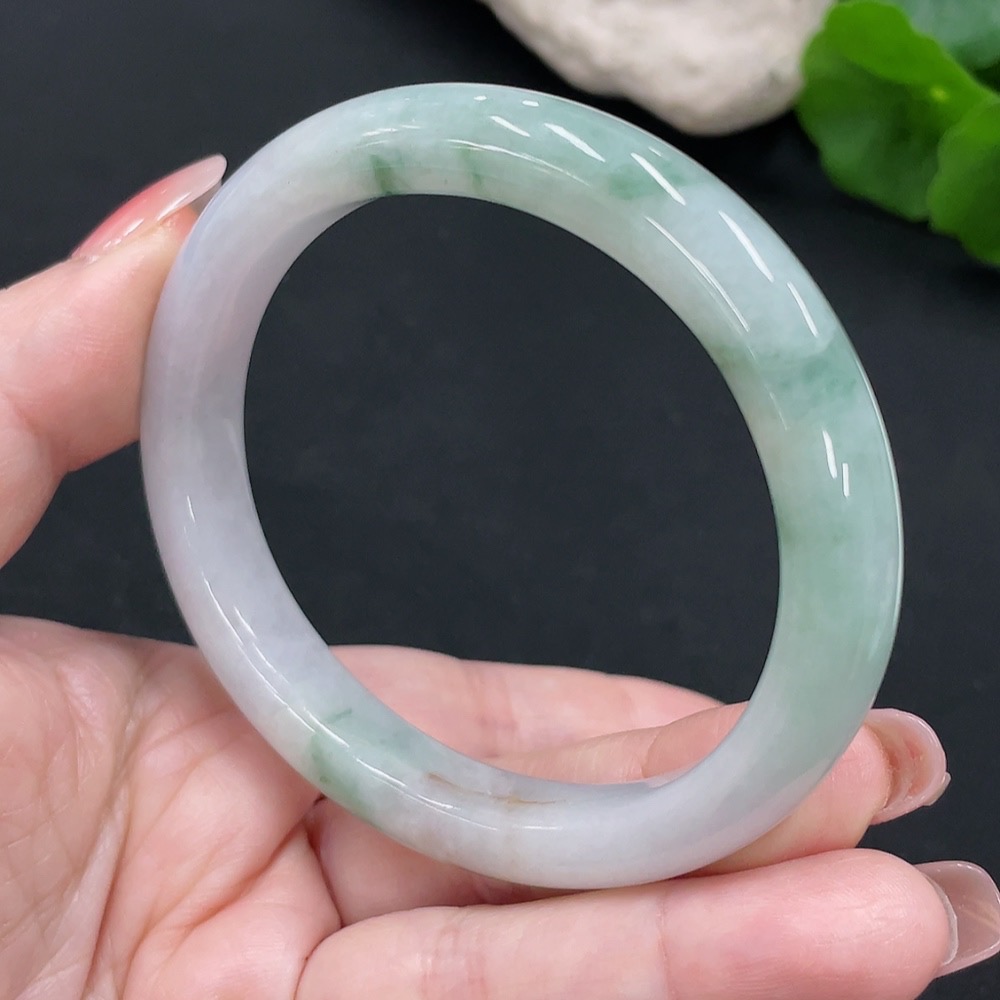 F26024329 Jadeite Imperial Concubine Bracelet Size 60/54 Total Weight Approx. 46.7g
