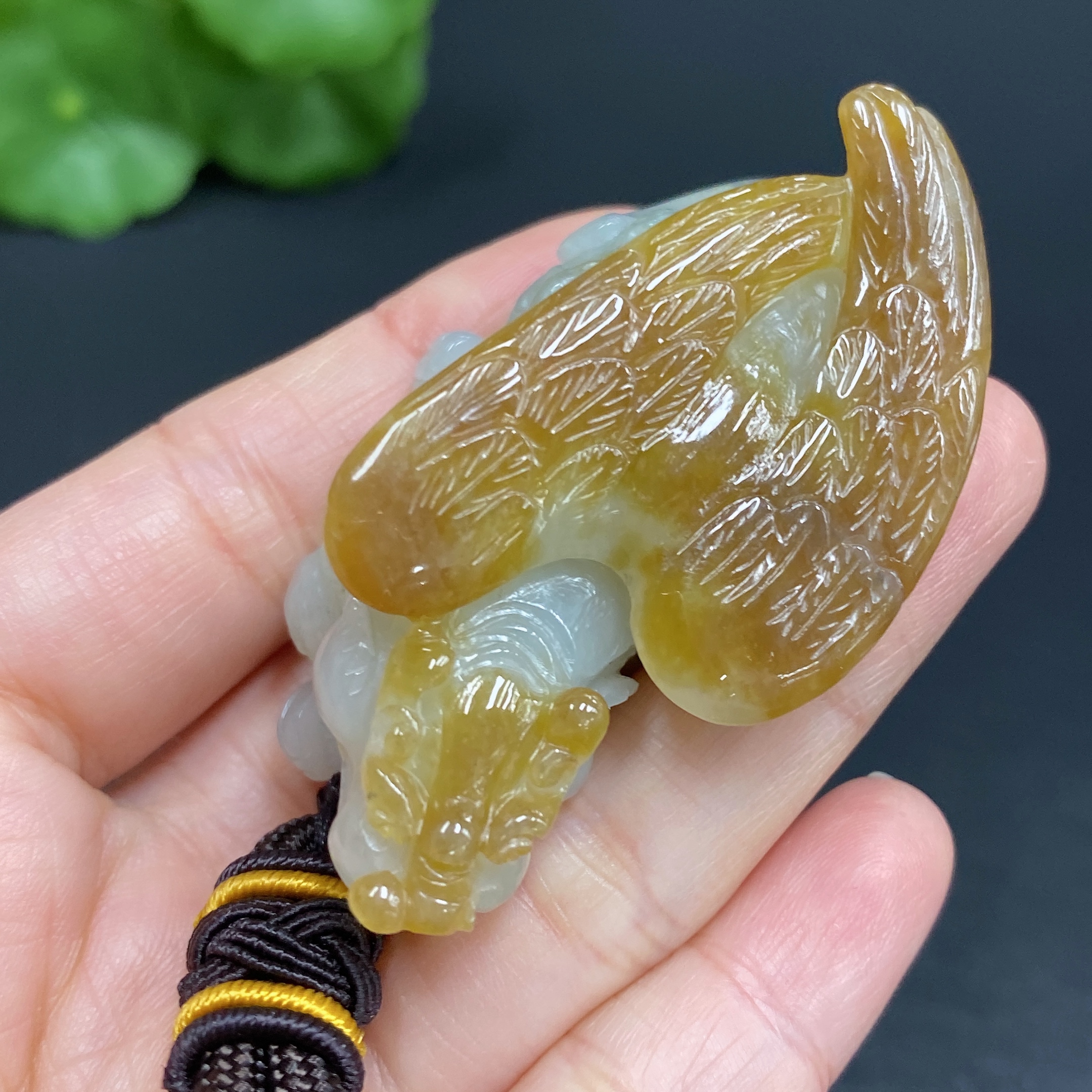 H30504881 Hetian Jade Handheld Piece - Auspicious Beast