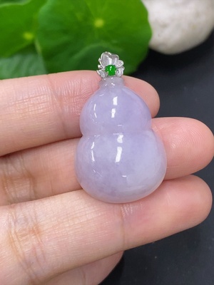 F46594162 翡翠葫芦挂件 扣头18K金 货品总重约6克（配镶钻石）