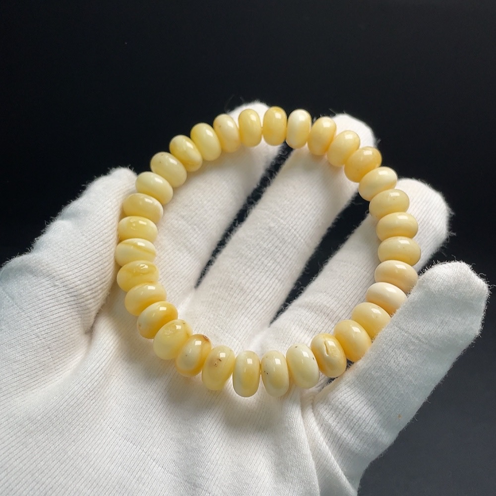 C27133554 Amber Beeswax Bracelet, Approx. 10mm Beads, Total Weight Approx. 12.20g