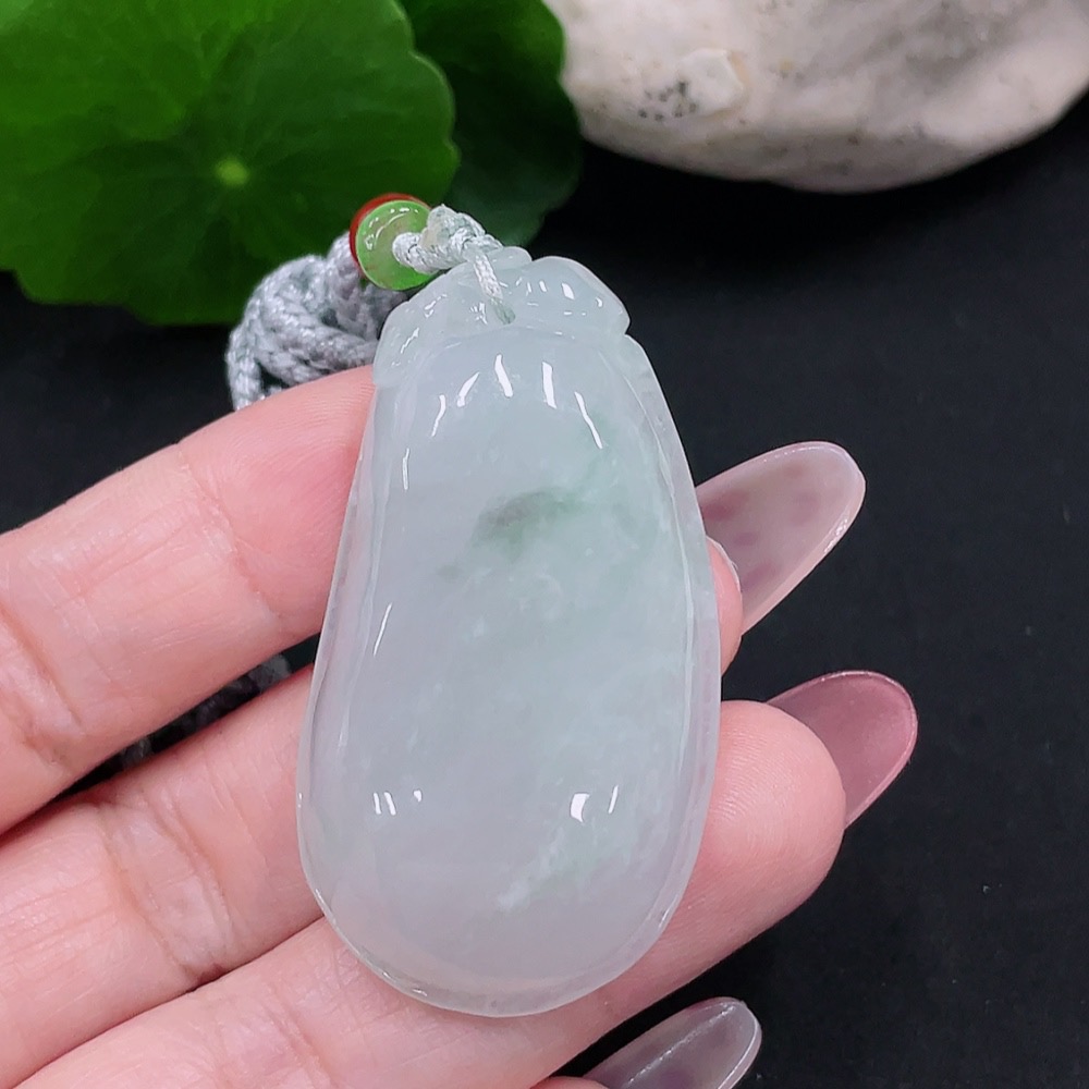 F34013224 Jadeite Auspicious Gourd Pendant