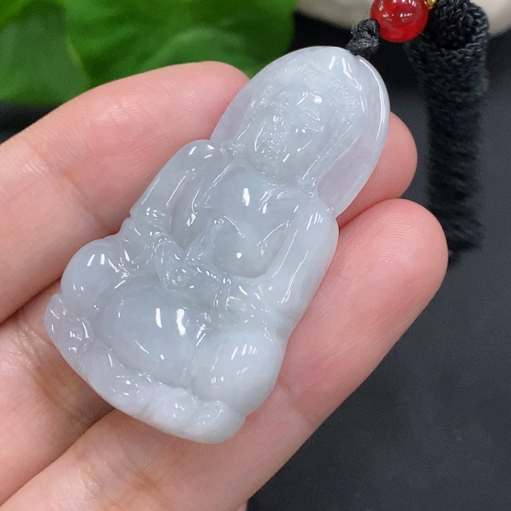 F34961919 Jadeite Guanyin Pendant Total weight including rope approx. 13.6g (accompanying beads non-A)