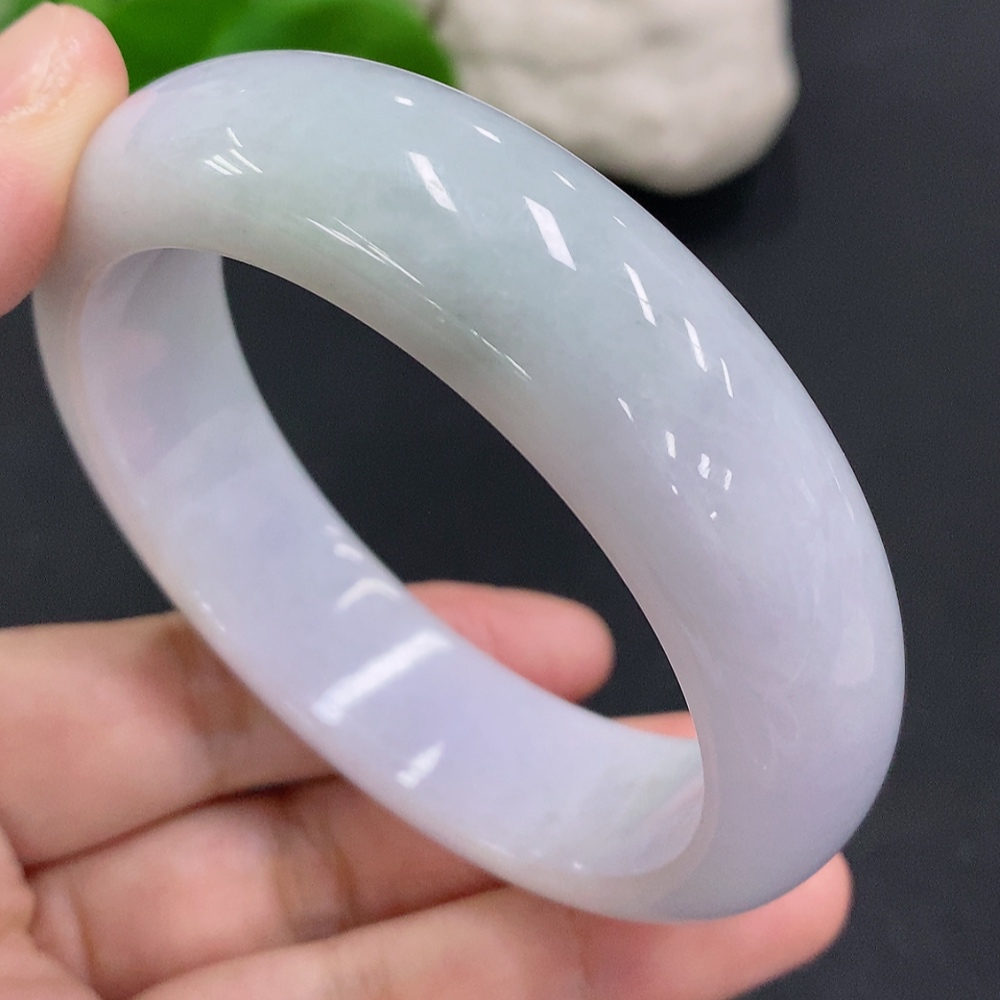 F33884093 Jadeite regular bangle size 58.5 total weight about 87.7g