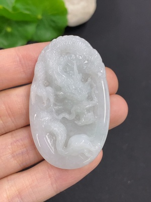 F37460016 翡翠龙牌挂件 货品总重约23克