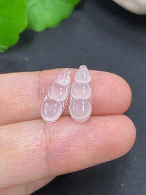 F42956101 翡翠福豆镶嵌件一手走 货品总重约0.6克