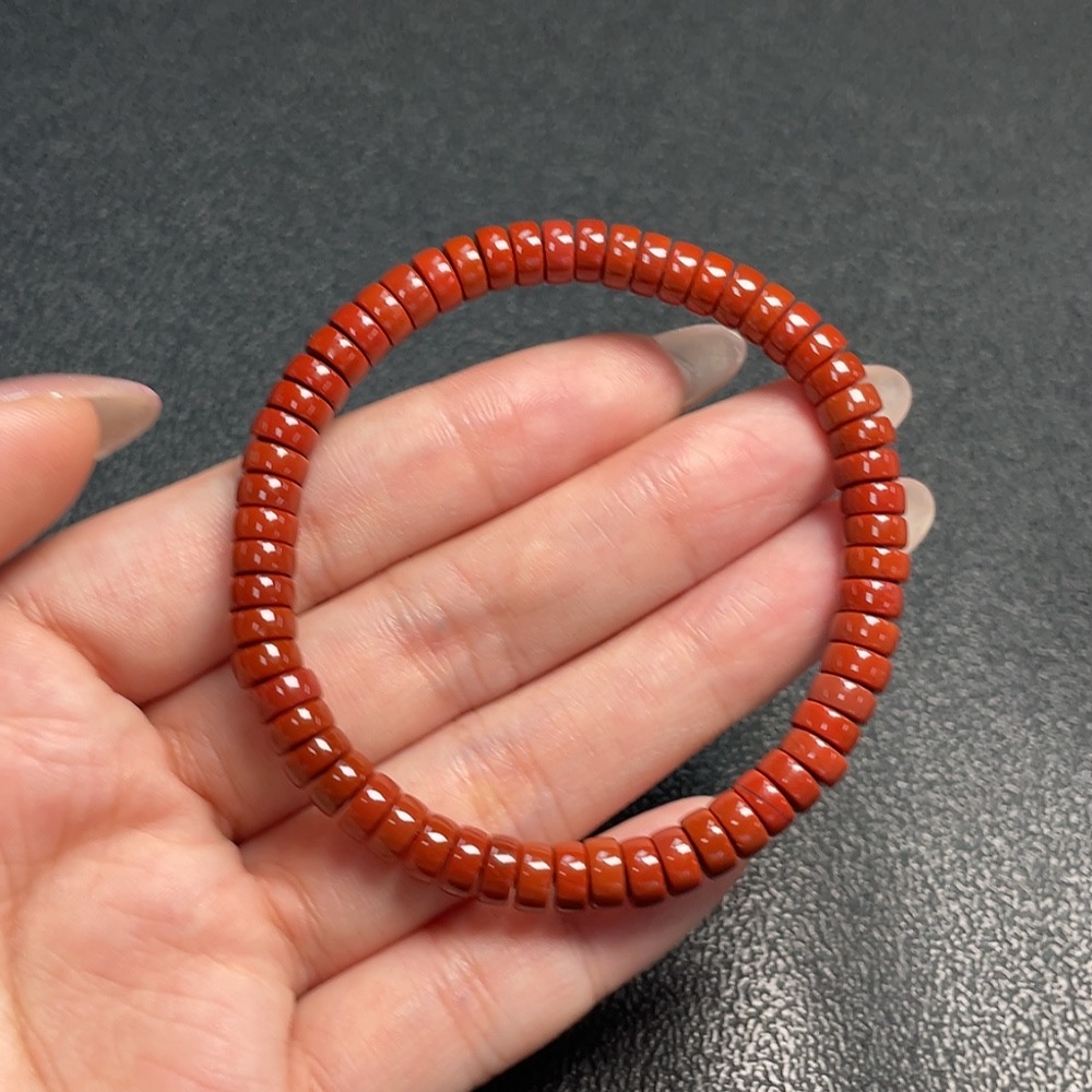 C34952599 Red Agate Bracelet with Visible Organic Matter, Total Weight Approx. 12.19g, Bead Size 6mm