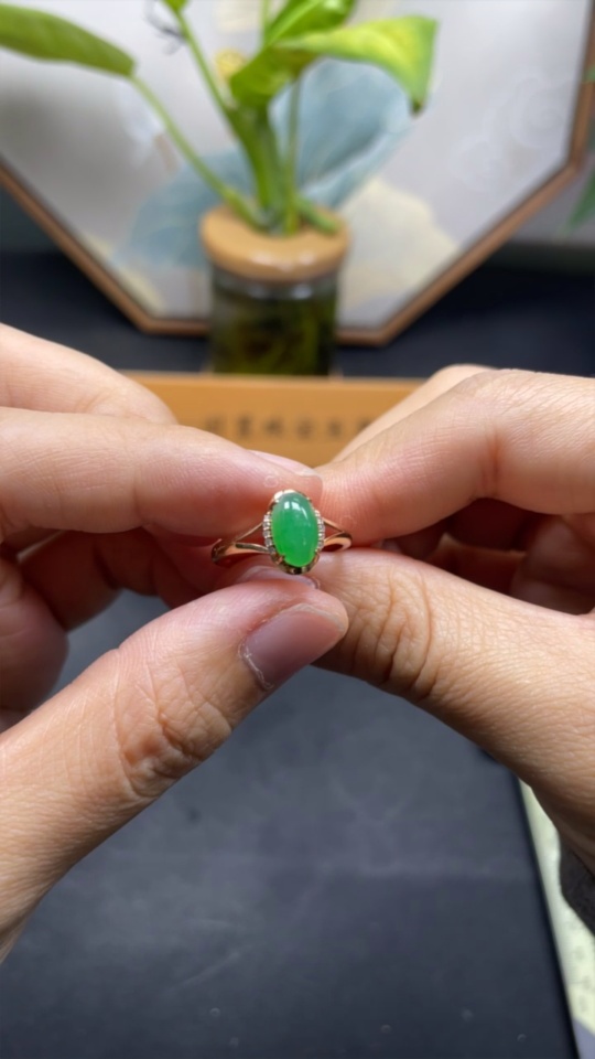 F35094071 Jadeite Ring with 18K Gold and Diamond Accents, Total Weight Approx. 2.41g, Size 14