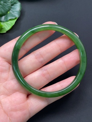 H46527877 和田玉碧玉正圈手镯 圈口60.2mm 总重约25.5g