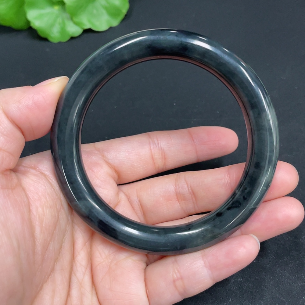 H34072096 Hetian Jade Round Bangle Size 56.4 Total Weight Approx. 43.3g