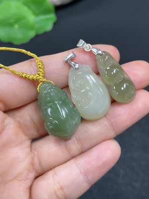 H46531506 和田玉挂件  非金   货品总重约（含绳）12.1g