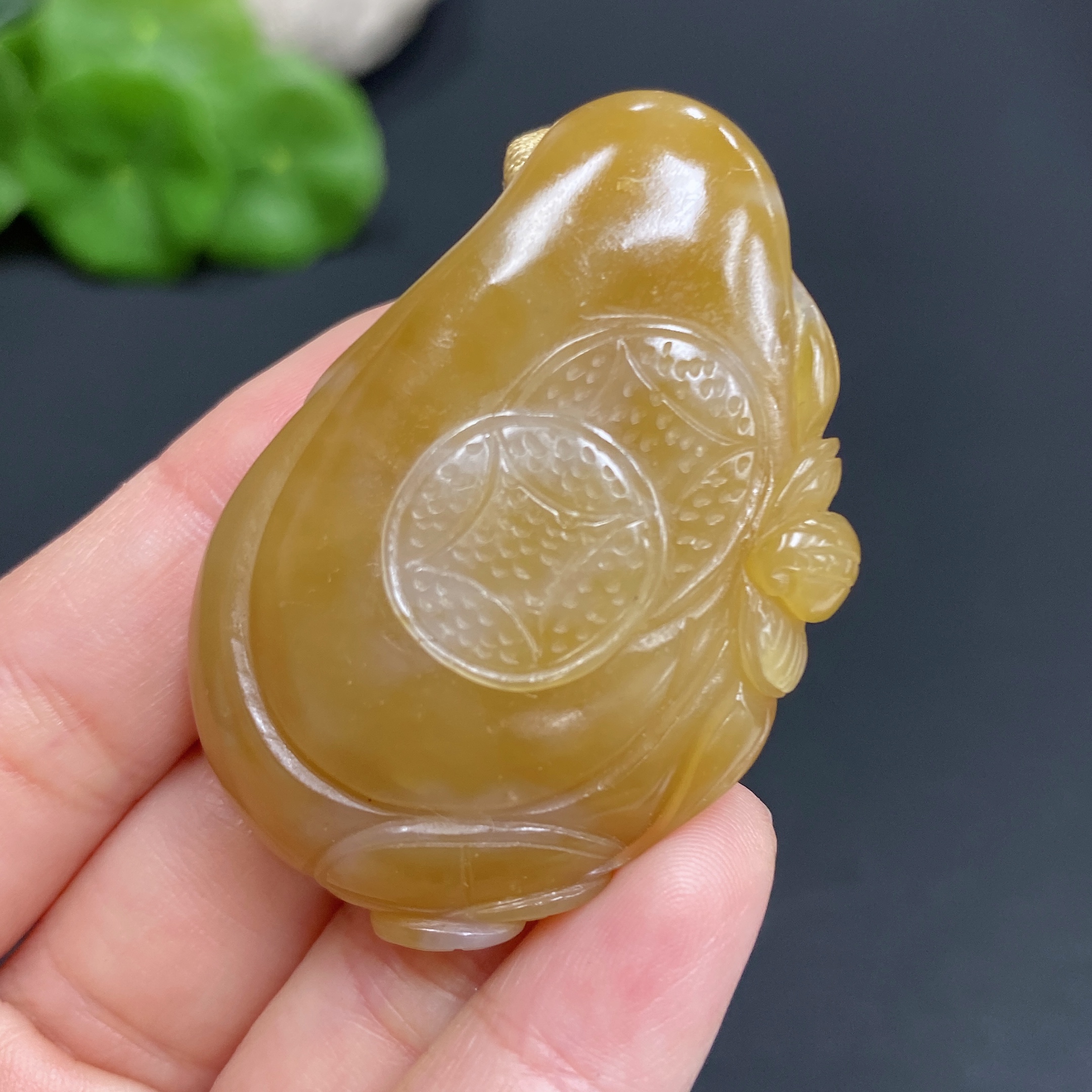 H27126916 Hetian Jade Pendant    Lucky Bag   Total Weight: Approx. 36.6g