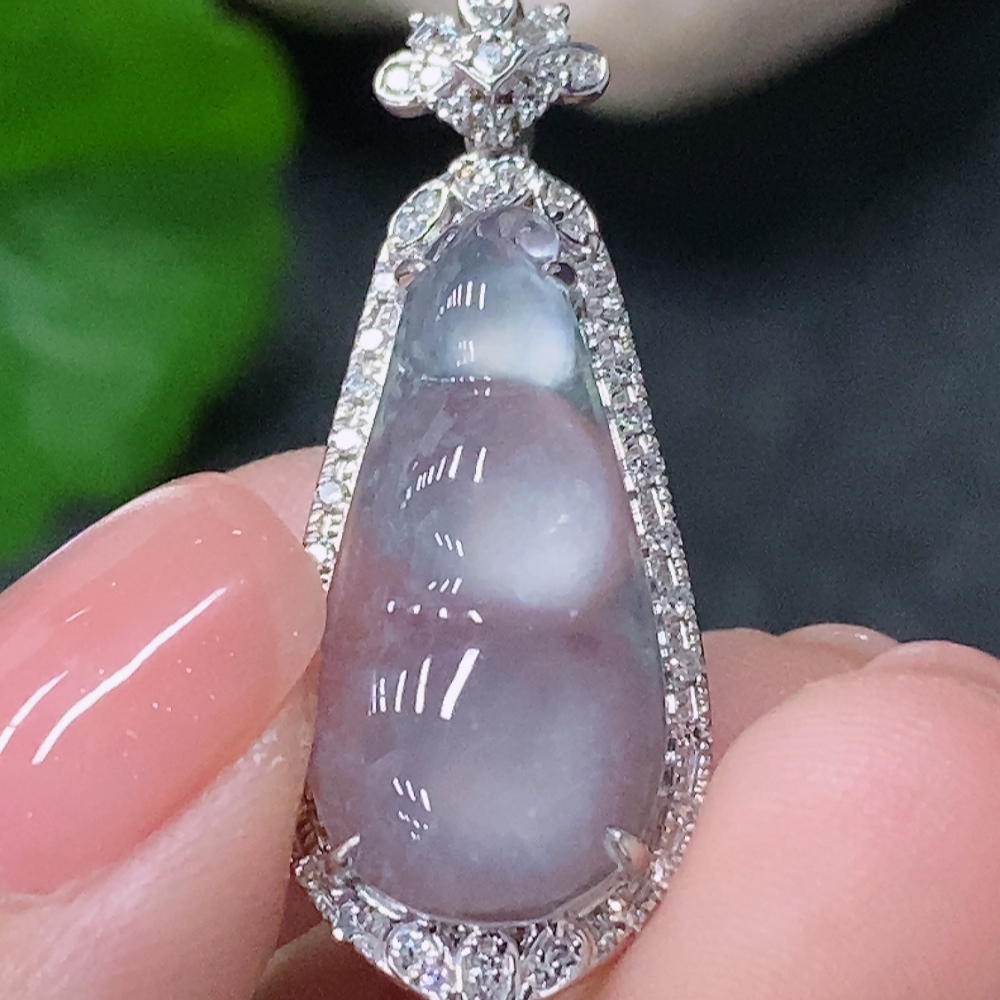 F34997848 Jadeite Inlaid Fu Dou Pendant with 18k Gold and Diamond Accents, Total Weight Approximately 2.45g