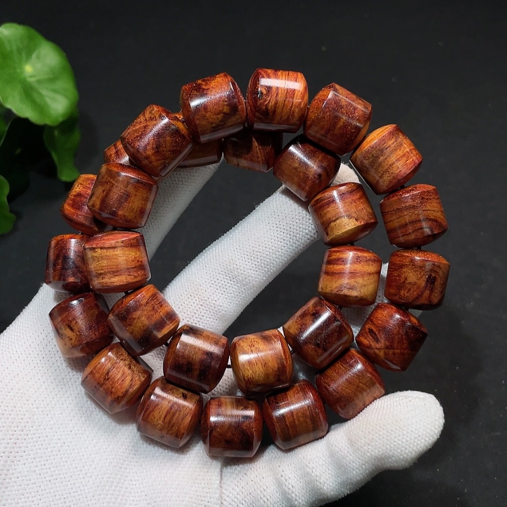 W33937204 Huanghuali Long Strand, Total Weight Approx. 59.7g, Bead Size 14.9mm