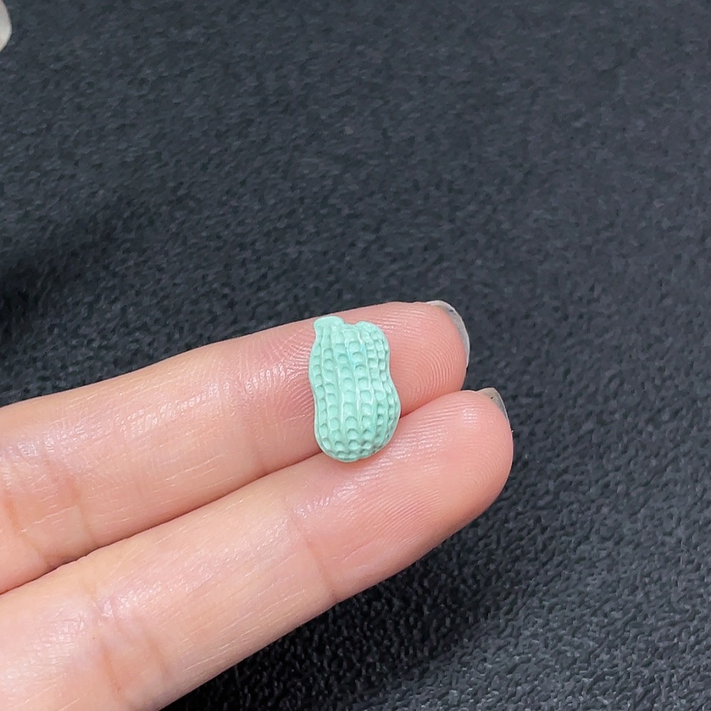 C34990549 Turquoise Jewelry, Color Origin Undetermined, Contains Other Mineral Components, Total Weight Approximately 0.84g