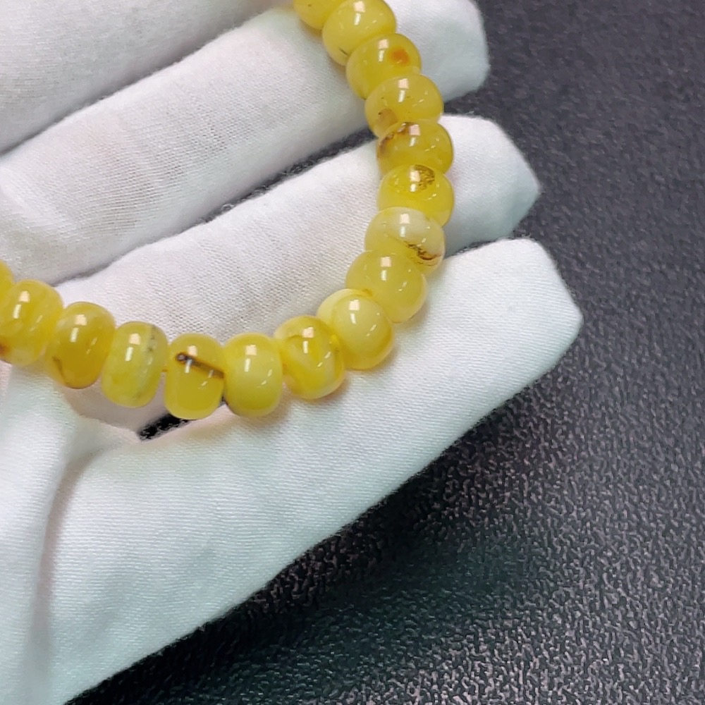 C34006462 Amber and Beeswax Bracelet, Total Weight Approximately 11.08g, Size About 9.1mm
