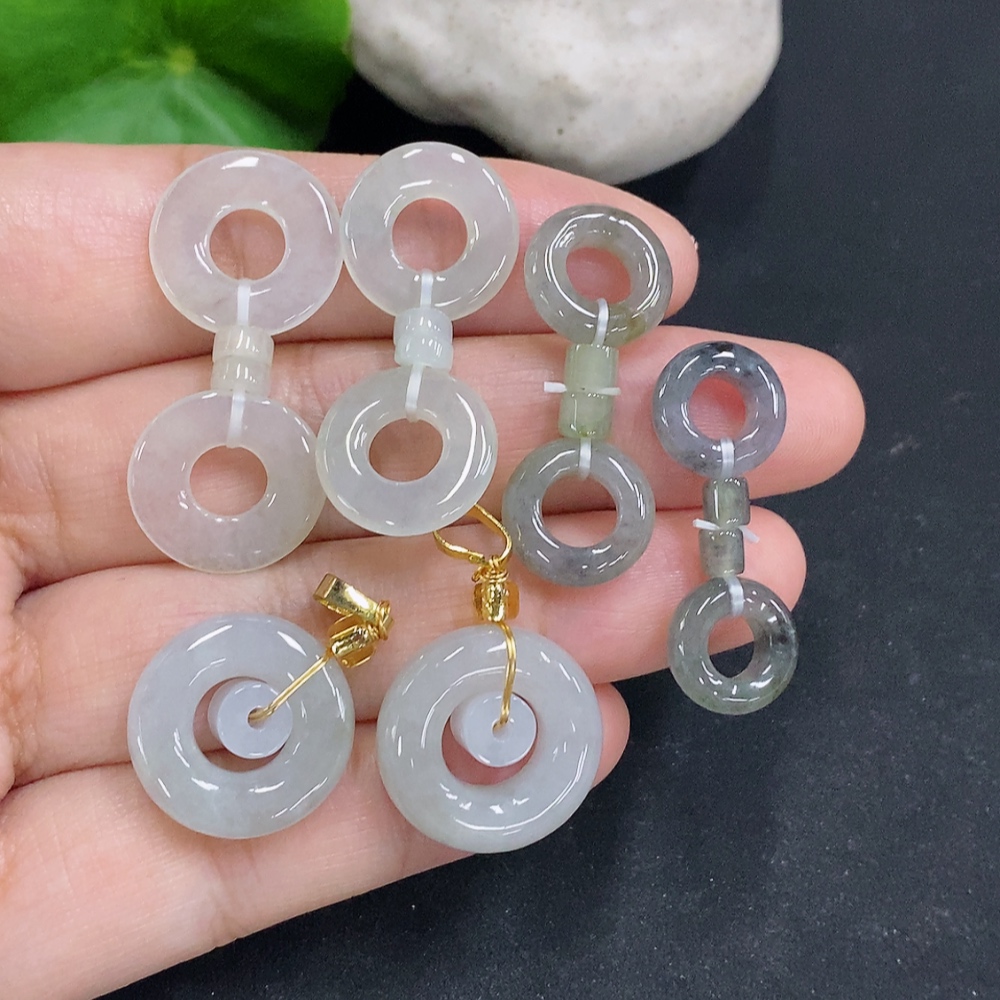 F28289072 Jadeite Pendants Sell as a Lot Non-Gold Inlaid