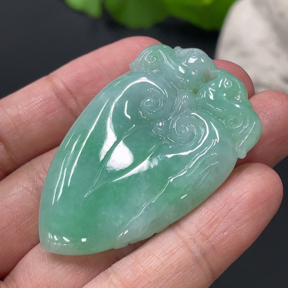 F30530109 Jadeite Peach Pendant